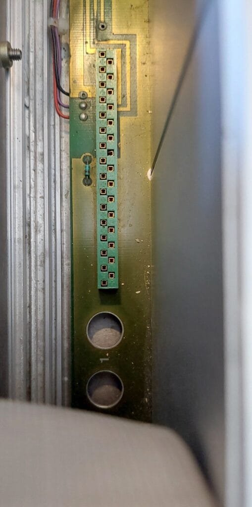 Connecteur femelle 31 contacts du fond de panier de l’ADRET 740A