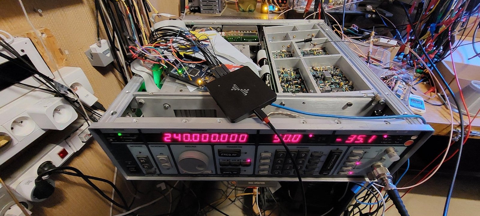 Générateur RF ADRET 740A en fonctionnement avec la carte CPU Arduino Mega